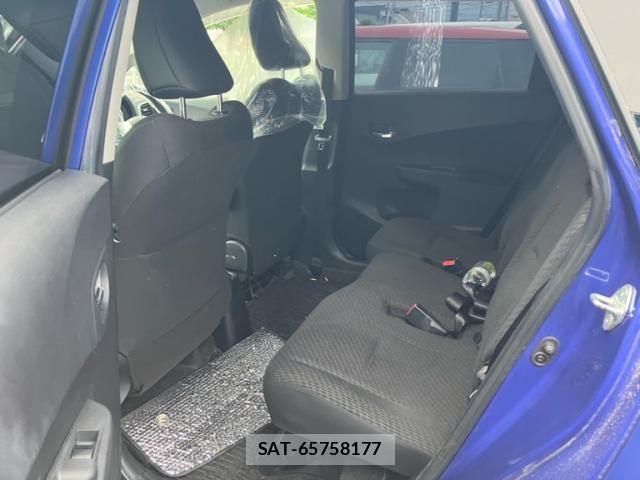 Toyota RACTIS 2011-07 7059471-26