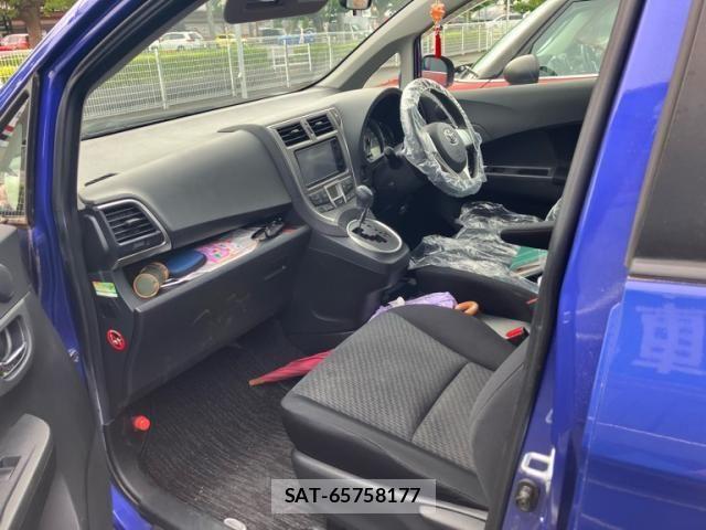Toyota RACTIS 2011-07 7059471-27