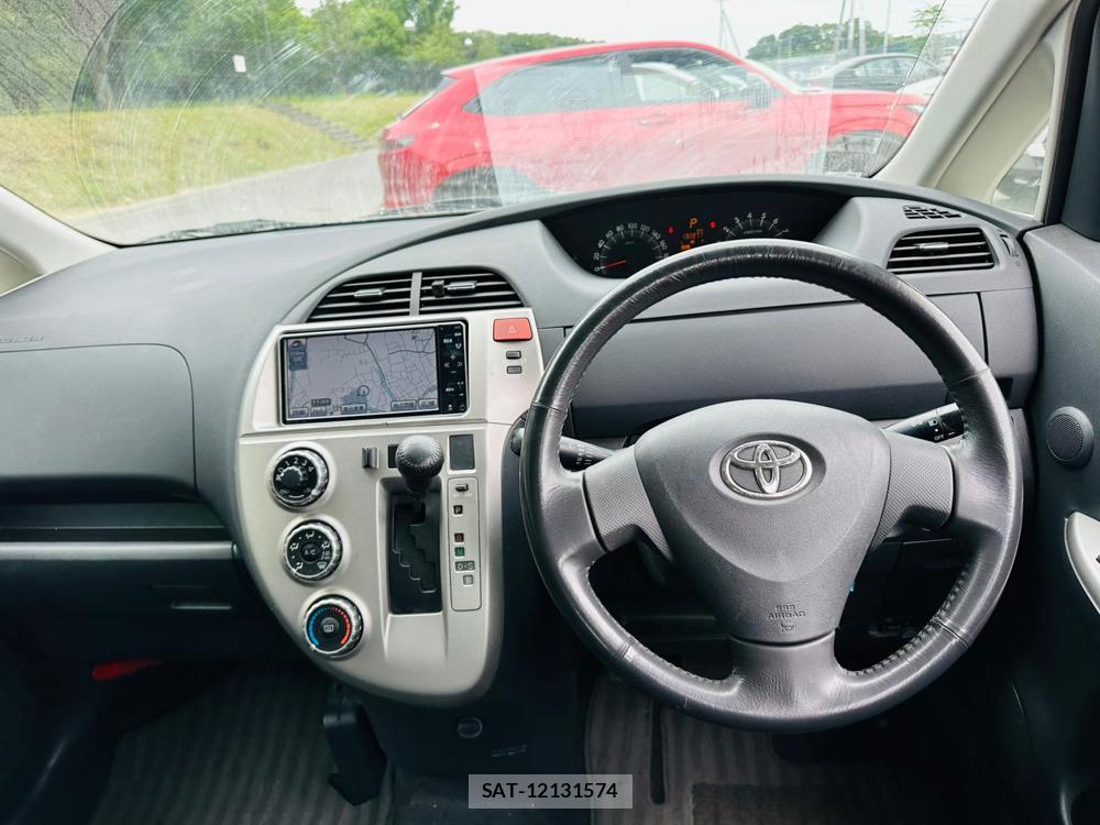 Toyota RACTIS 2009 7116019-13