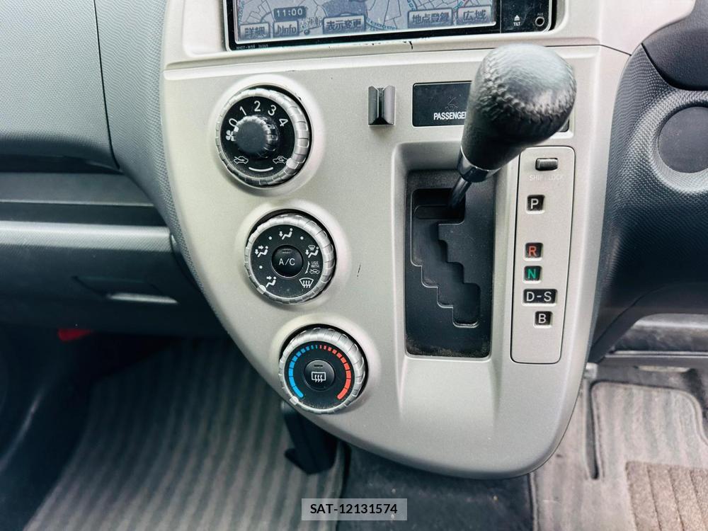 Toyota RACTIS 2009 7116019-19