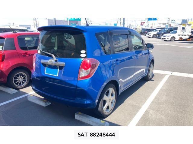 Toyota RACTIS 2008-01 7223965-8