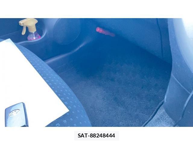 Toyota RACTIS 2008-01 7223965-26