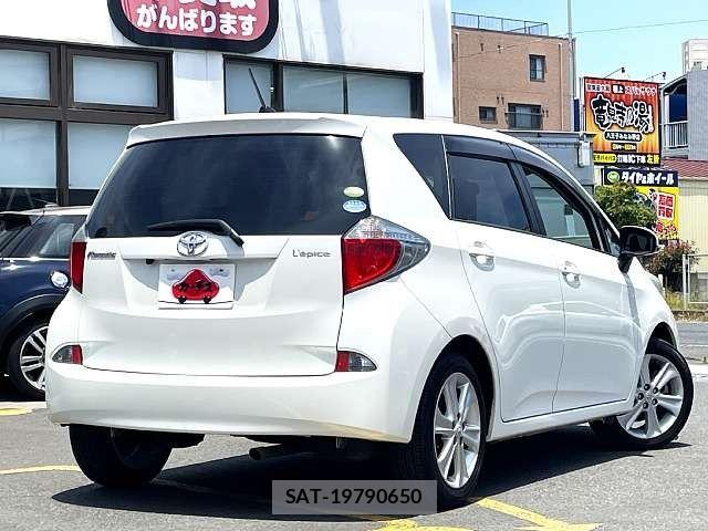 Toyota RACTIS 2011-08 7217924-2