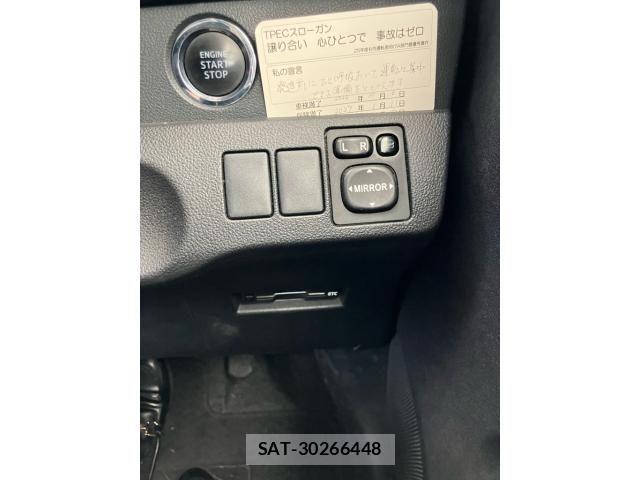 Toyota RACTIS 2011-10 7223968-20