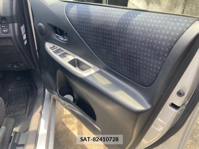 Toyota RACTIS 2010-08 7223966-9