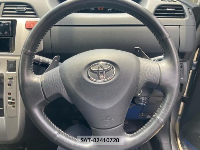 Toyota RACTIS 2010-08 7223966-12