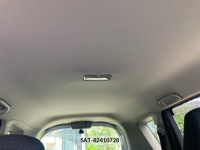 Toyota RACTIS 2010-08 7223966-19