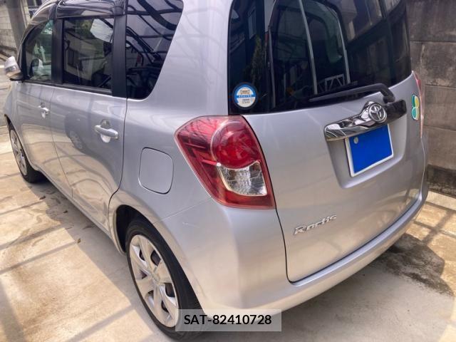 Toyota RACTIS 2010-08 7223966-3