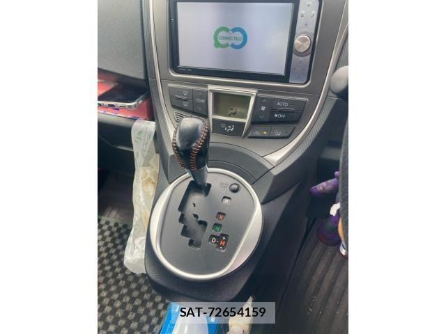 Toyota RACTIS 2011-06 7223967-12