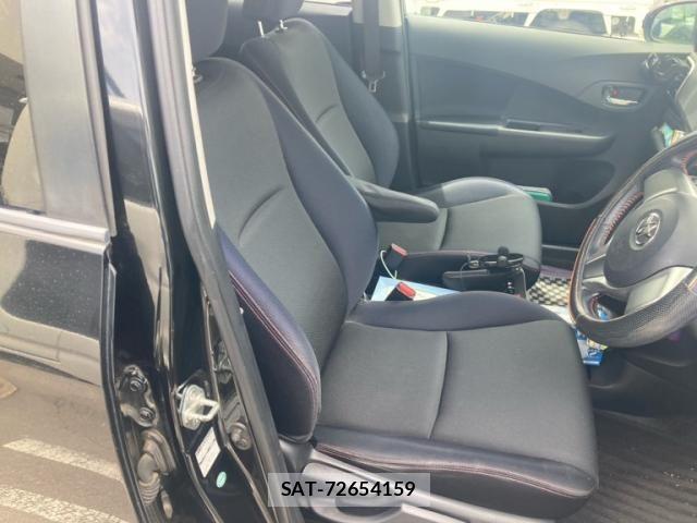 Toyota RACTIS 2011-06 7223967-5