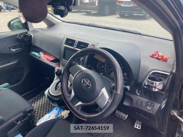 Toyota RACTIS 2011-06 7223967-6
