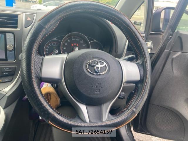 Toyota RACTIS 2011-06 7223967-8