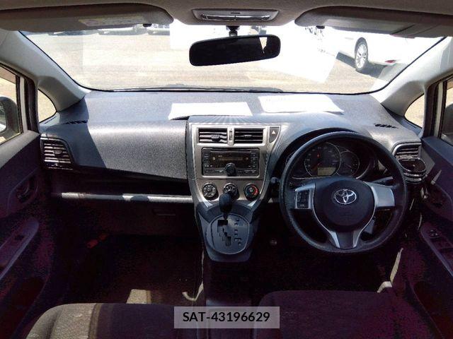 Toyota RACTIS 2013-04 7223971-1