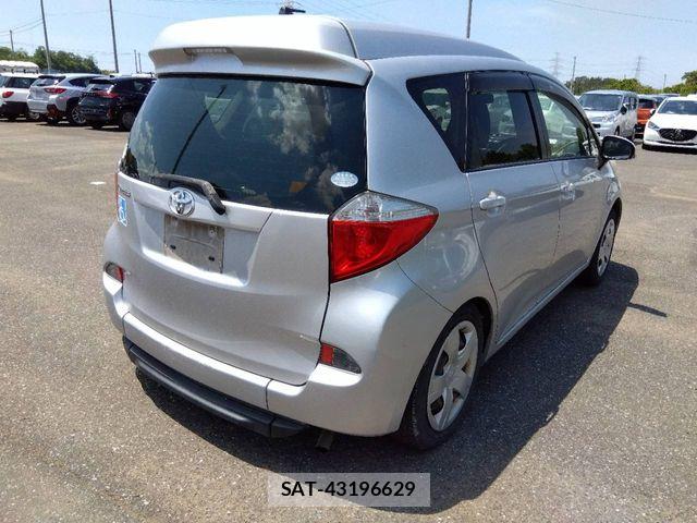 Toyota RACTIS 2013-04 7223971-2