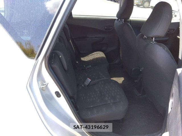 Toyota RACTIS 2013-04 7223971-4