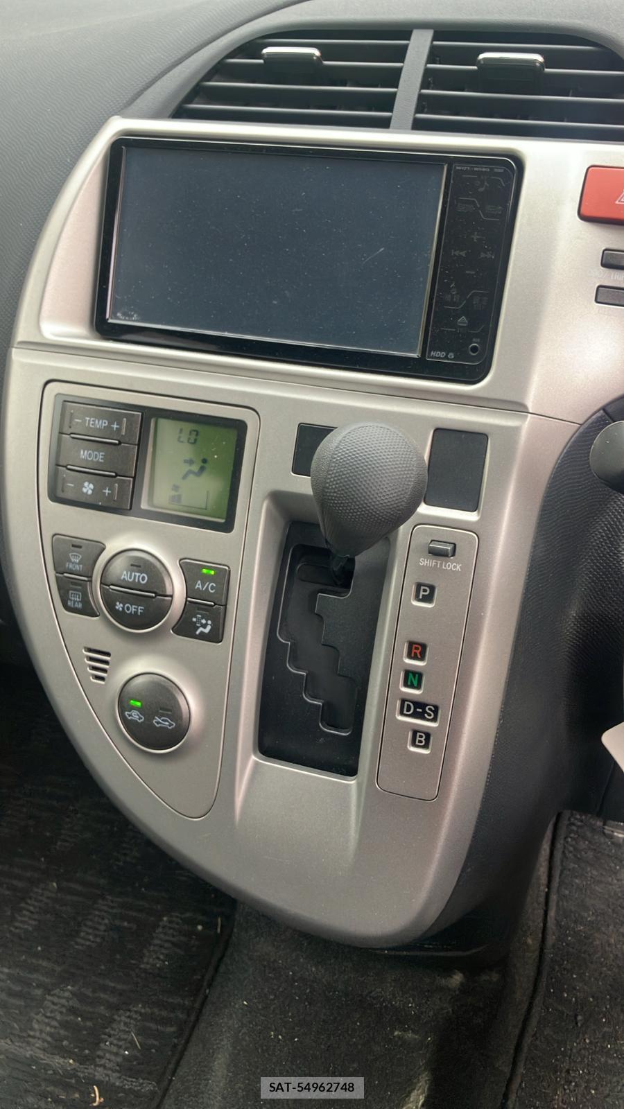 Toyota RACTIS 2009 6804145-17