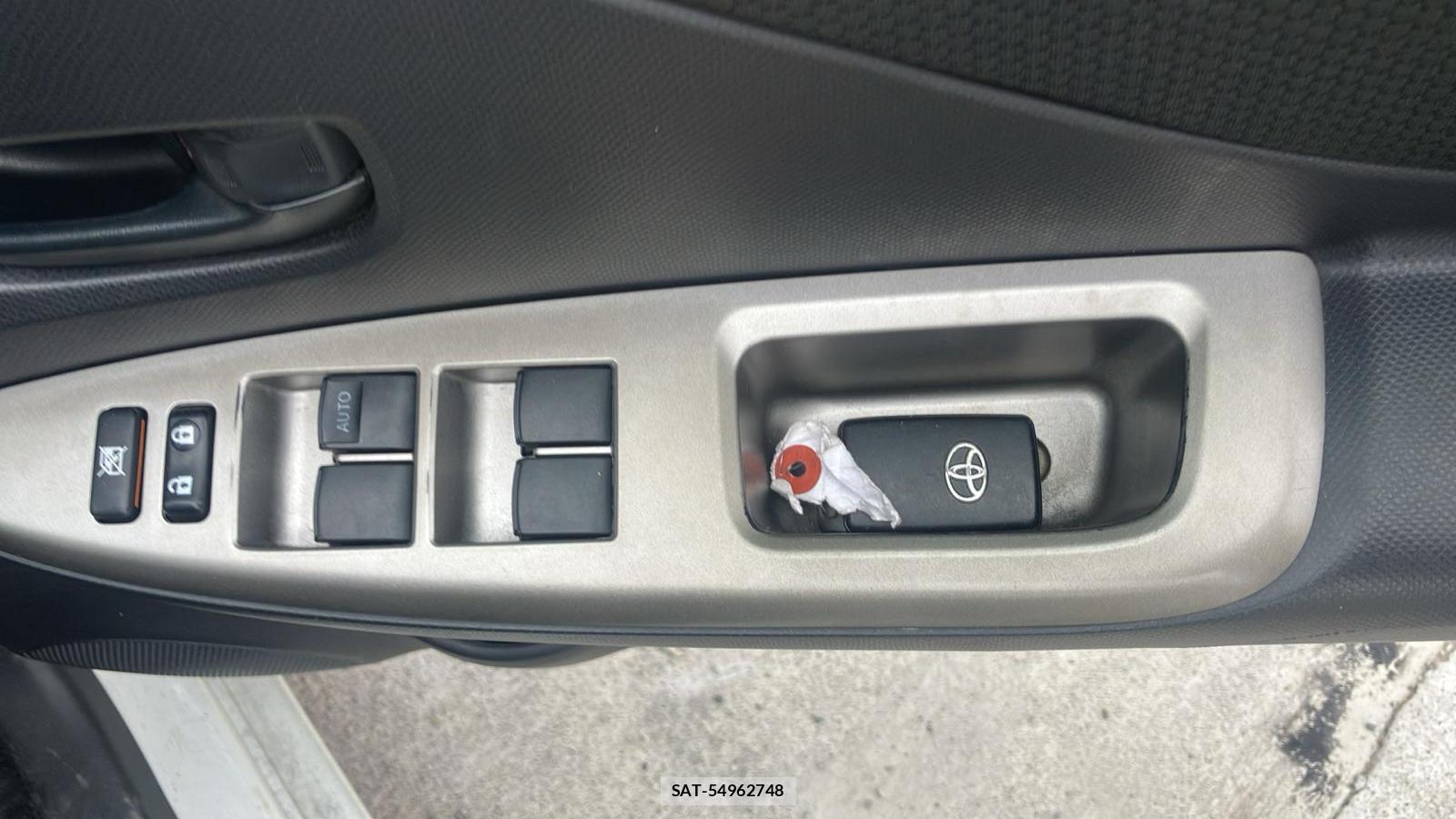 Toyota RACTIS 2009 6804145-18