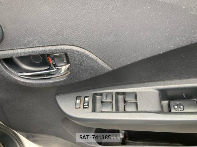 Toyota RACTIS 2011-07 7252028-10