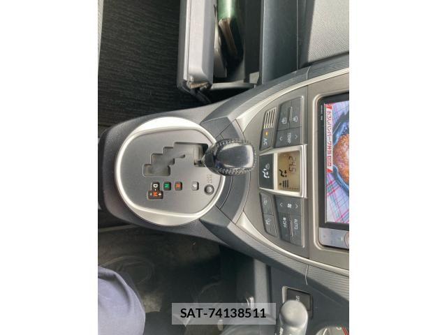 Toyota RACTIS 2011-07 7252028-16