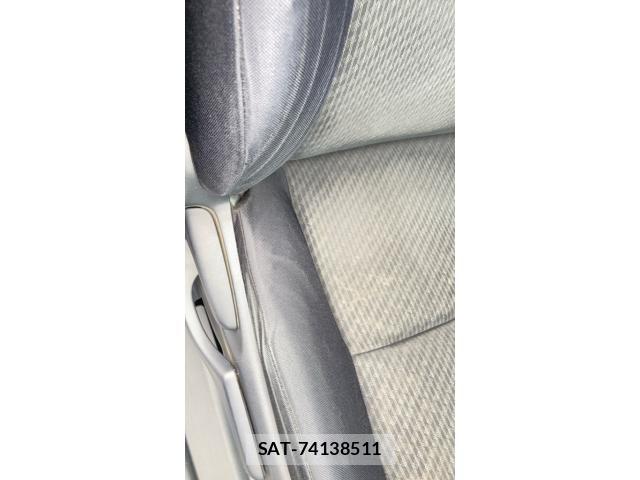 Toyota RACTIS 2011-07 7252028-20
