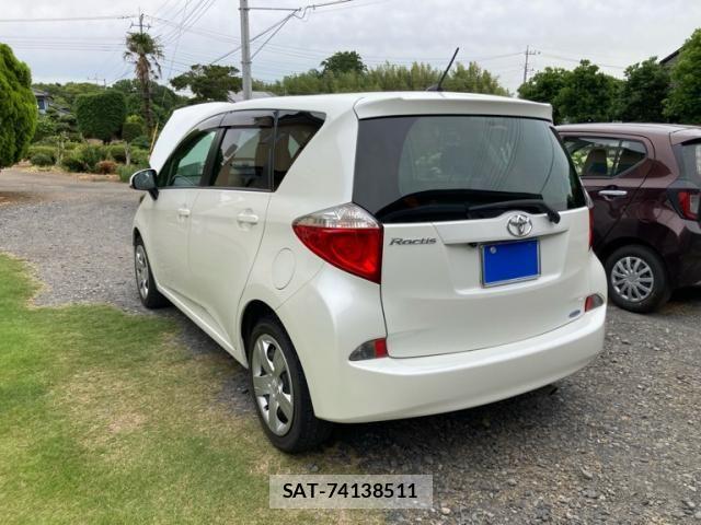 Toyota RACTIS 2011-07 7252028-1