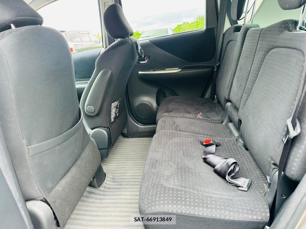 Toyota RACTIS 2009 7180526-9