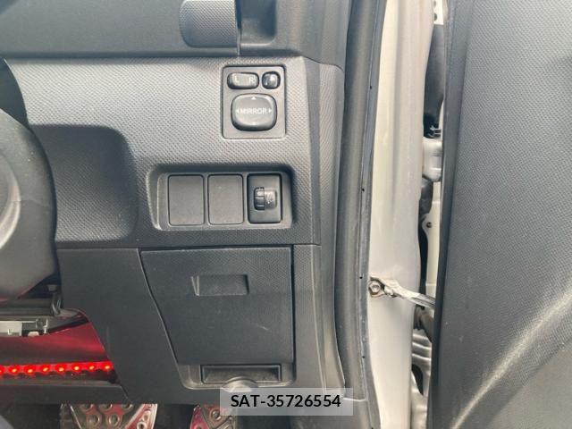 Toyota RACTIS 2006-06 7272762-16