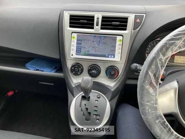 Toyota RACTIS 2011-07 7329586-16