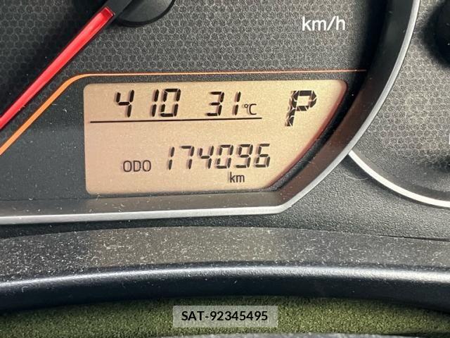 Toyota RACTIS 2011-07 7329586-17