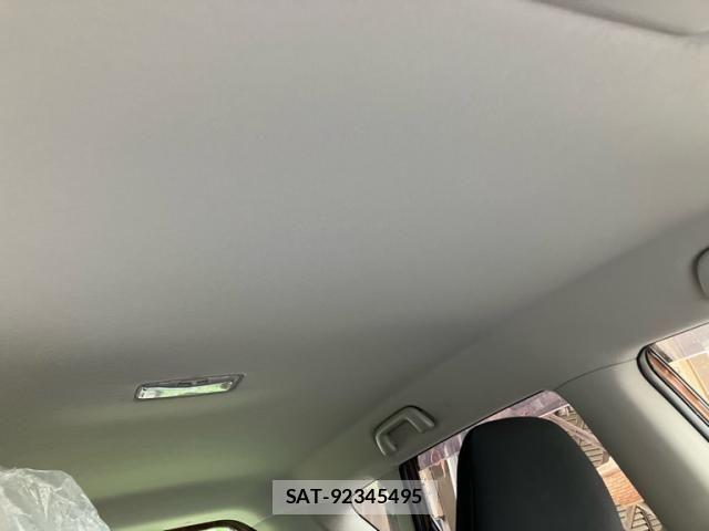 Toyota RACTIS 2011-07 7329586-18