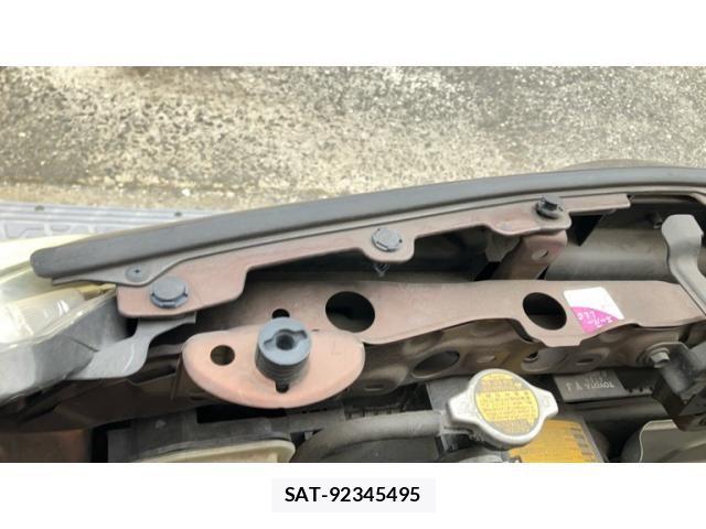Toyota RACTIS 2011-07 7329586-22