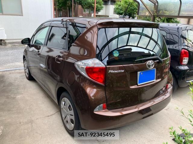 Toyota RACTIS 2011-07 7329586-3