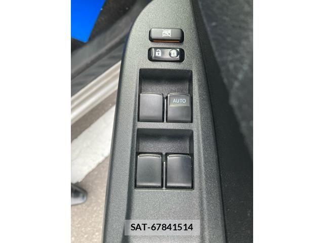 Toyota RACTIS 2012-02 7329592-17
