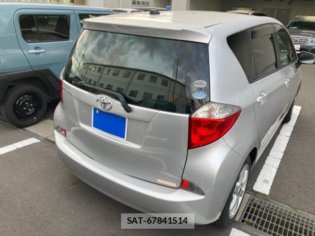 Toyota RACTIS 2012-02 7329592-4