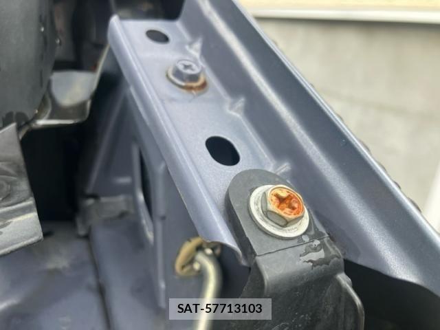 Toyota RACTIS 2005-10 7359456-26