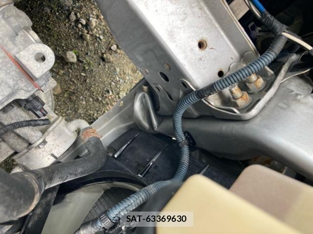 Toyota RACTIS 2011-07 7393750-9
