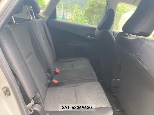 Toyota RACTIS 2011-07 7393750-12
