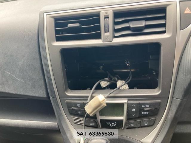Toyota RACTIS 2011-07 7393750-15