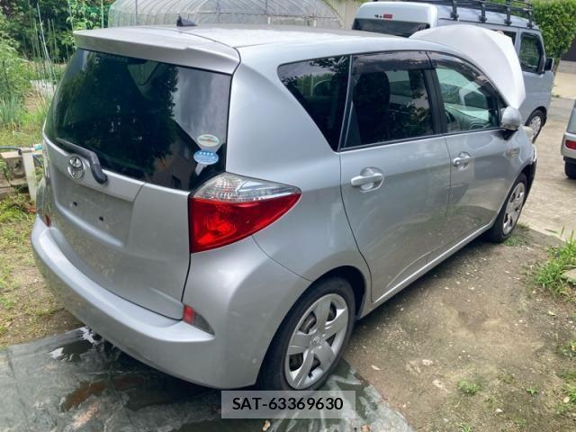 Toyota RACTIS 2011-07 7393750-4