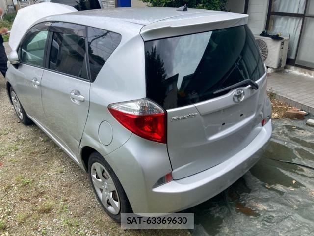 Toyota RACTIS 2011-07 7393750-5