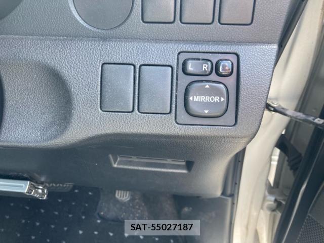 Toyota RACTIS 2011-07 7393751-9