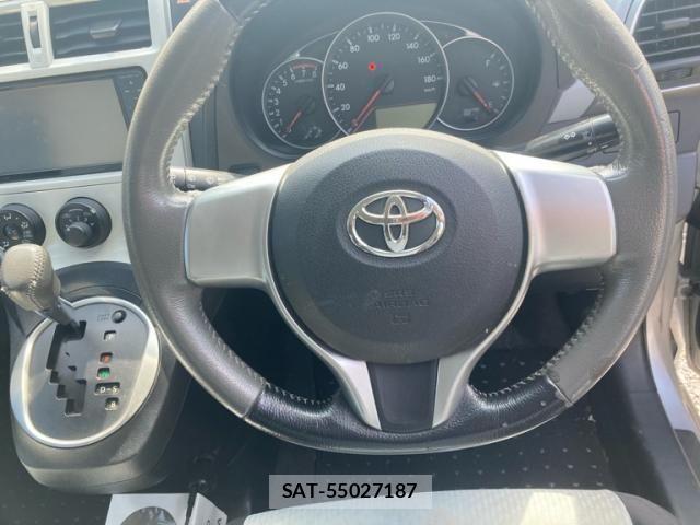 Toyota RACTIS 2011-07 7393751-10