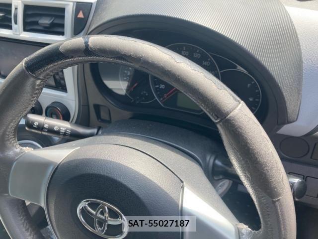 Toyota RACTIS 2011-07 7393751-12