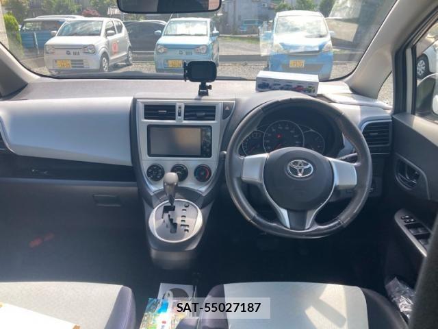 Toyota RACTIS 2011-07 7393751-7