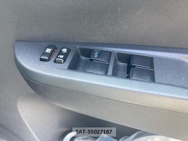 Toyota RACTIS 2011-07 7393751-8