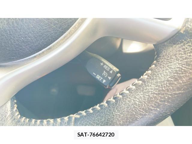 Toyota RACTIS 2015-06 7457096-14