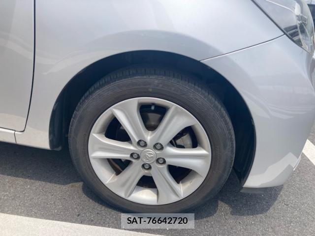 Toyota RACTIS 2015-06 7457096-2