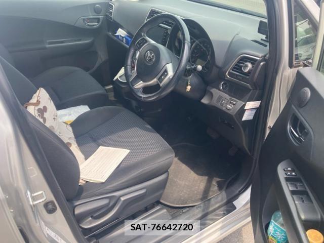 Toyota RACTIS 2015-06 7457096-5