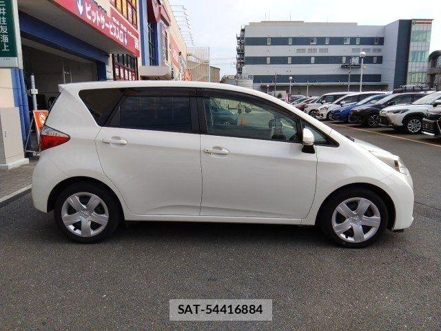 Toyota RACTIS 2011-11 7457097-9