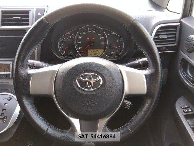 Toyota RACTIS 2011-11 7457097-10